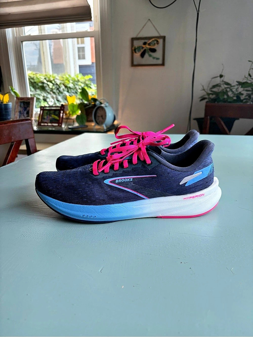 Brooks Hyperion Women’s 9 Running Shoes Navy Blue Pink Lightweight 120396